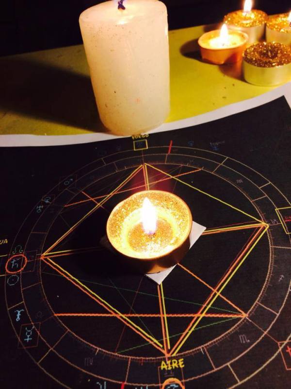 VELA ENCIMA DE PETICION